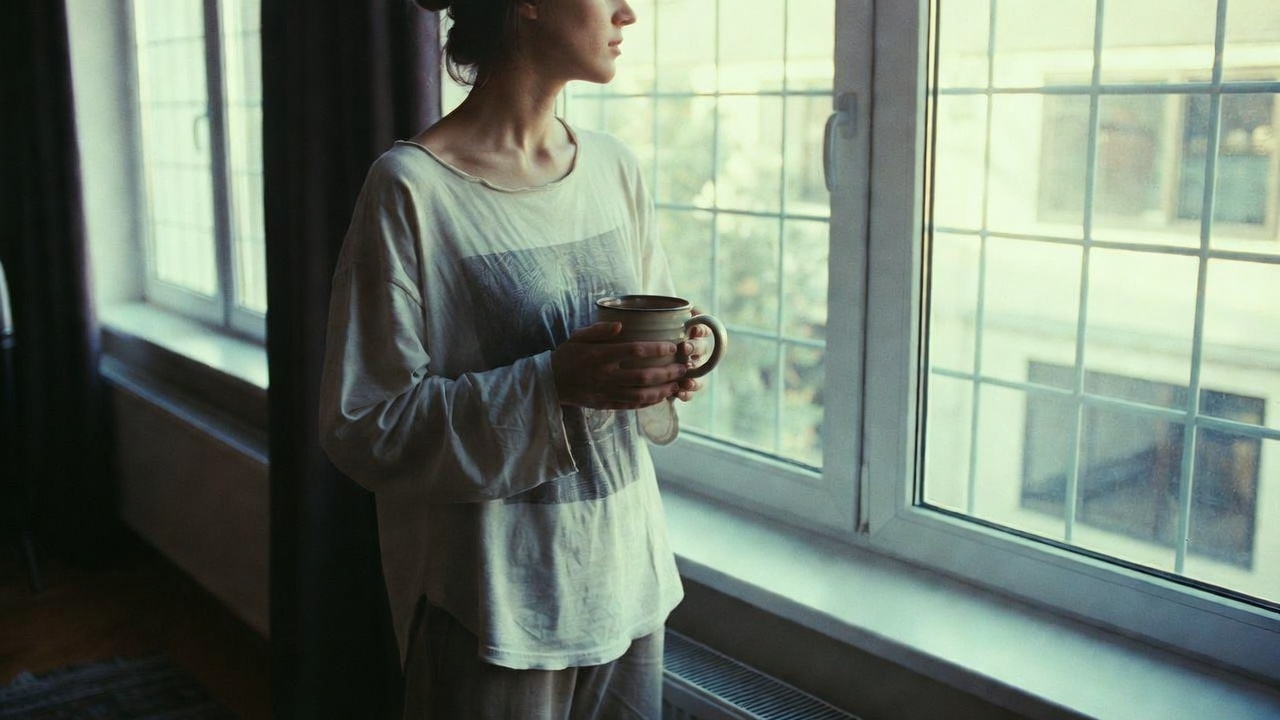 Dealing With Dating Burnout: When to Take a Digital Detox and Reset Your Mindset