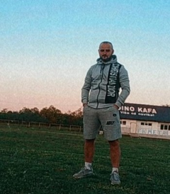 Slika profila Esmiin